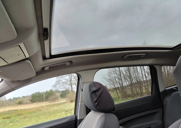 Ford Kuga cena 47500 przebieg: 168000, rok produkcji 2012 z Kielce małe 67